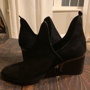 Latigo Black Booties